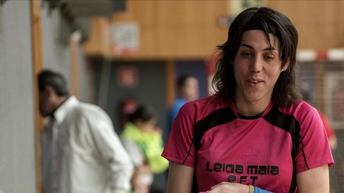 Izaro es la primera transexual en jugar oficialmente en el fútbol sala femenino