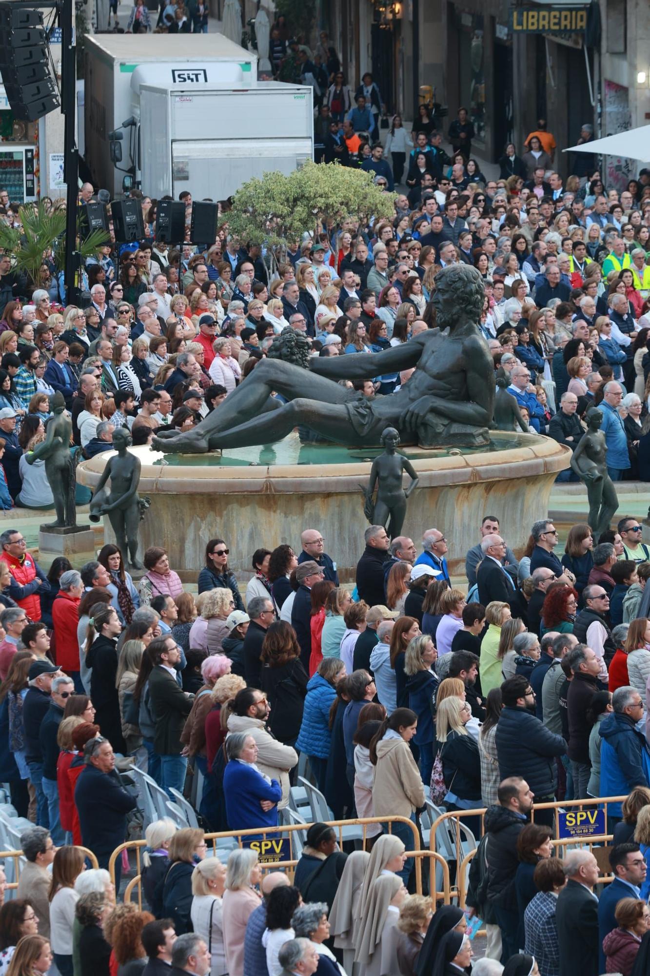 Todas las fotos de la Missa d'Infants en la plaza de la Virgen