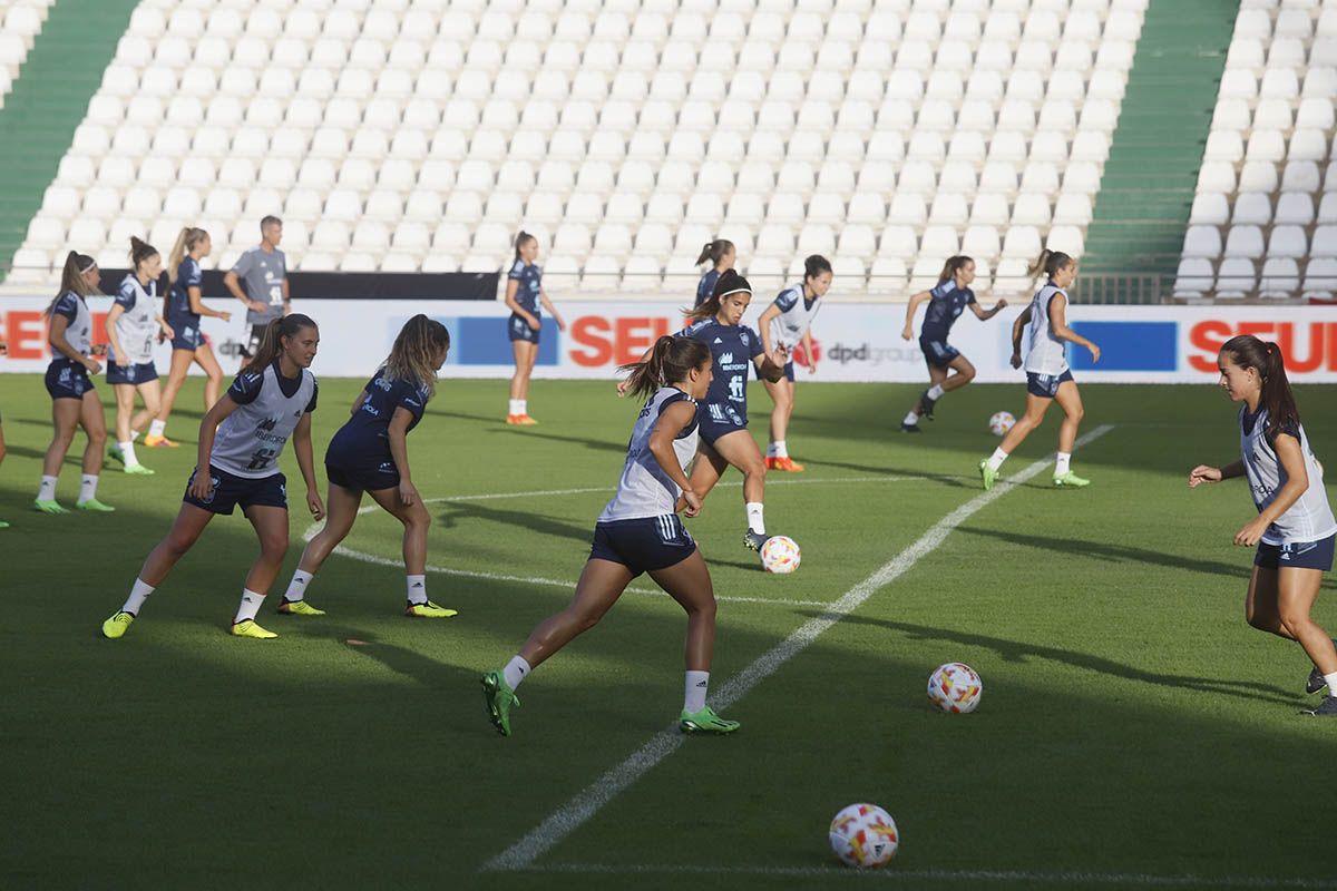 Las imágenes del entrenamiento del la selección española femenina de fútbol en El Árcangel