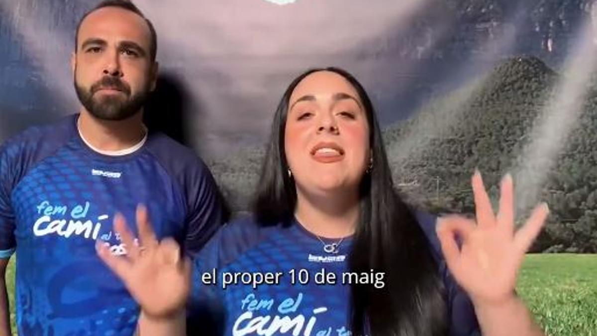 La tiktoker manresana Nadine Romero i el locutor de ràdio Ernest Codina en el vídeo promocional de la campanya