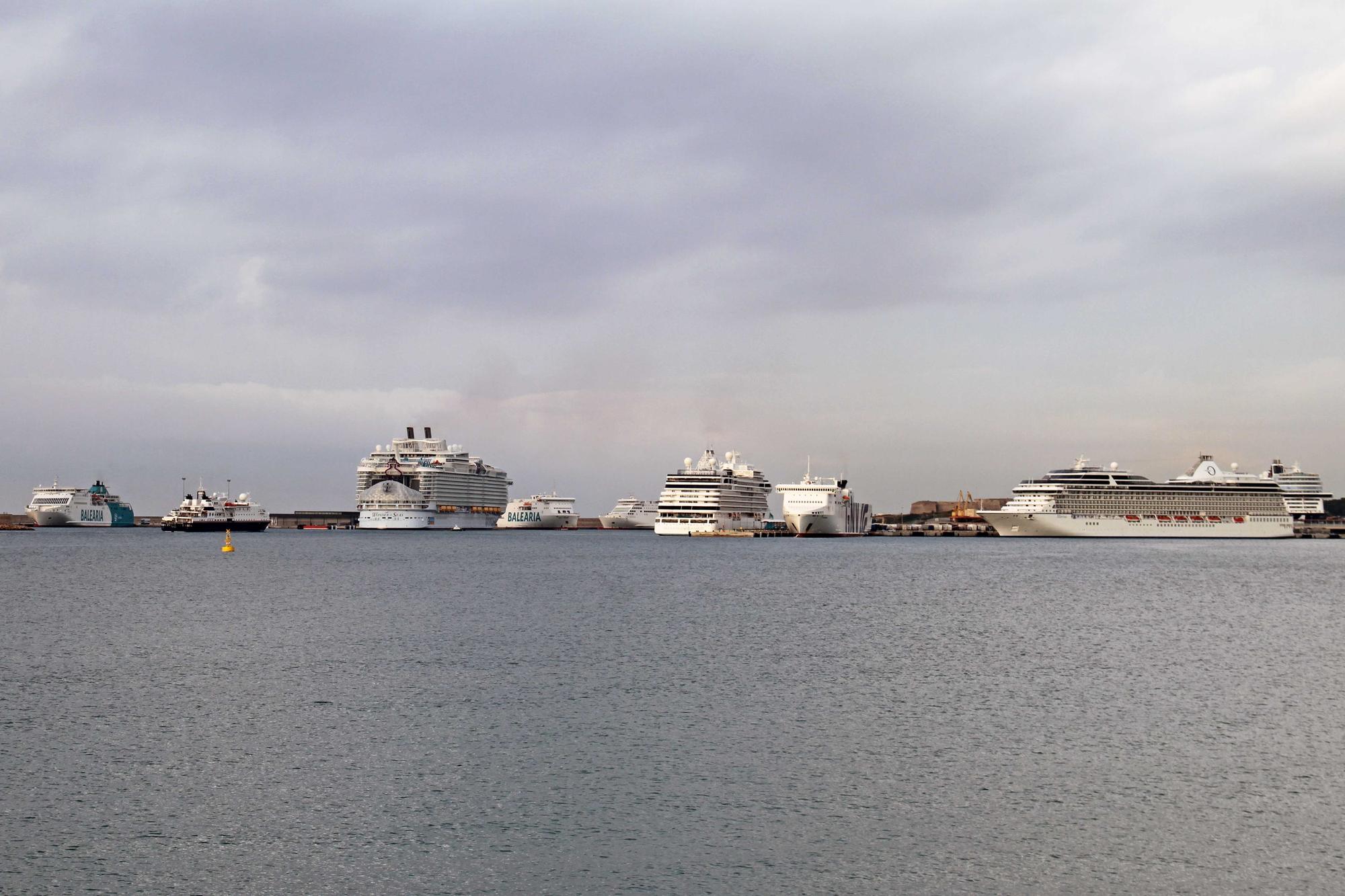 El 'Wonder of the Seas', el crucero más grande del mundo, ya está en Palma