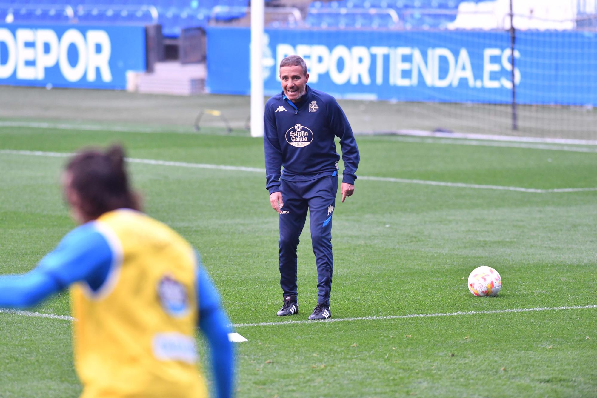 Óscar Cano toma las riendas del Dépor con su primer entrenamiento en Riazor