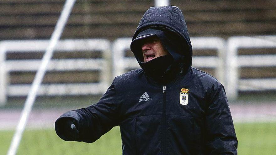 Juan Antonio Anquela, durante un entrenamiento esta semana en El Requexón.