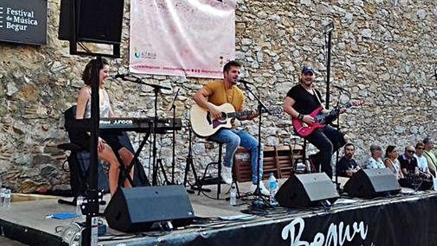 Concert de Busquets a la plaça de la Vila.