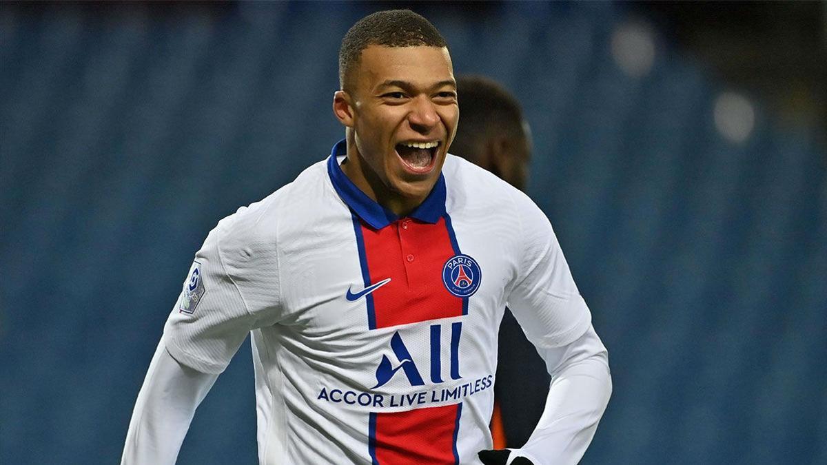 Mbappé se pone a 100