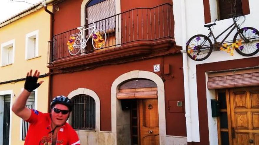 Llíber, el pueblo de las bicicletas voladoras