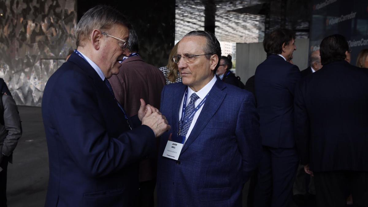 Ximo Puig y Javier Moll, en el acto de Quiero Corredor celebrado en Barcelona.