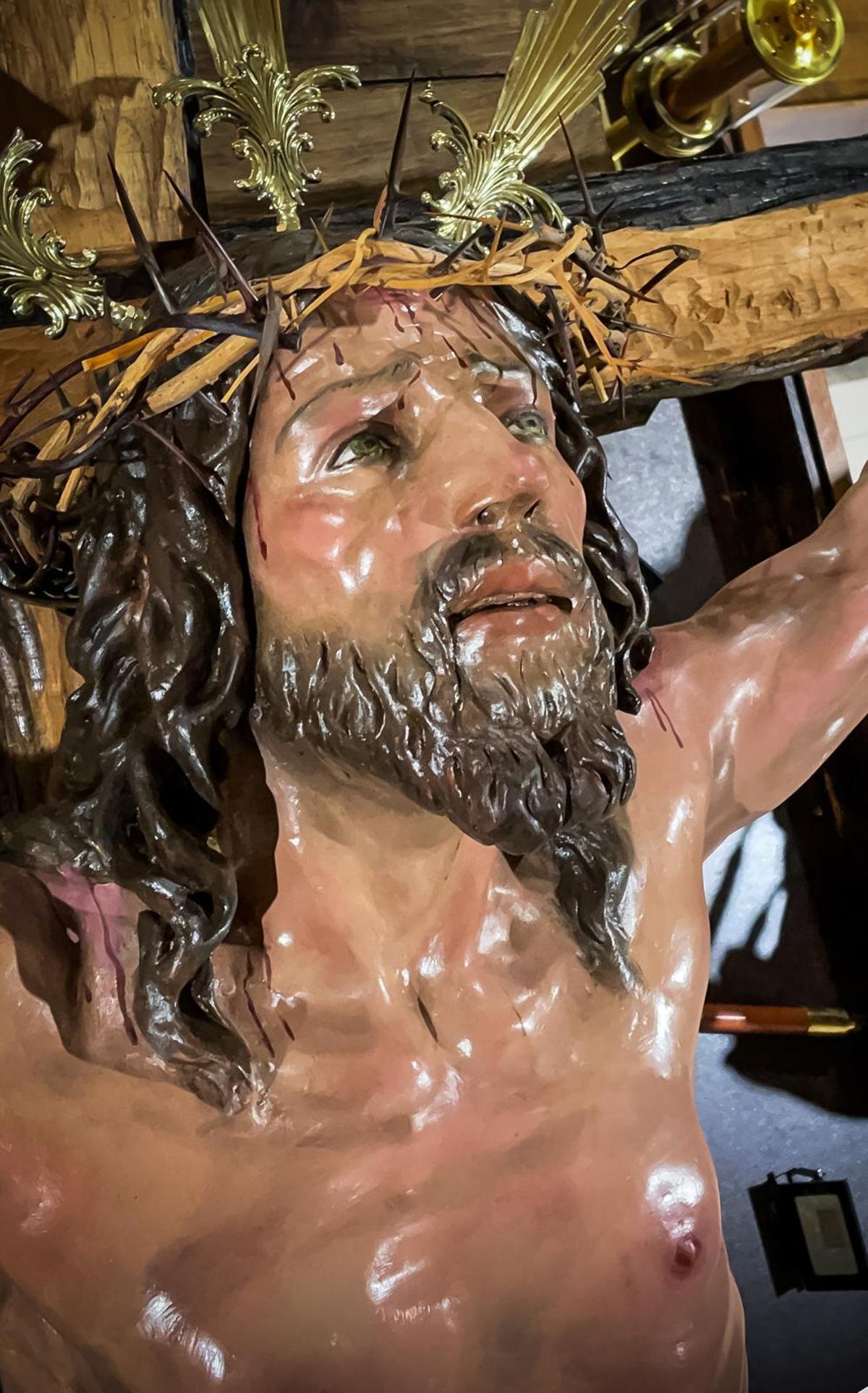 Representa el momento en el que Jesús es crucificado, un paso que no habia en Zaragoza.