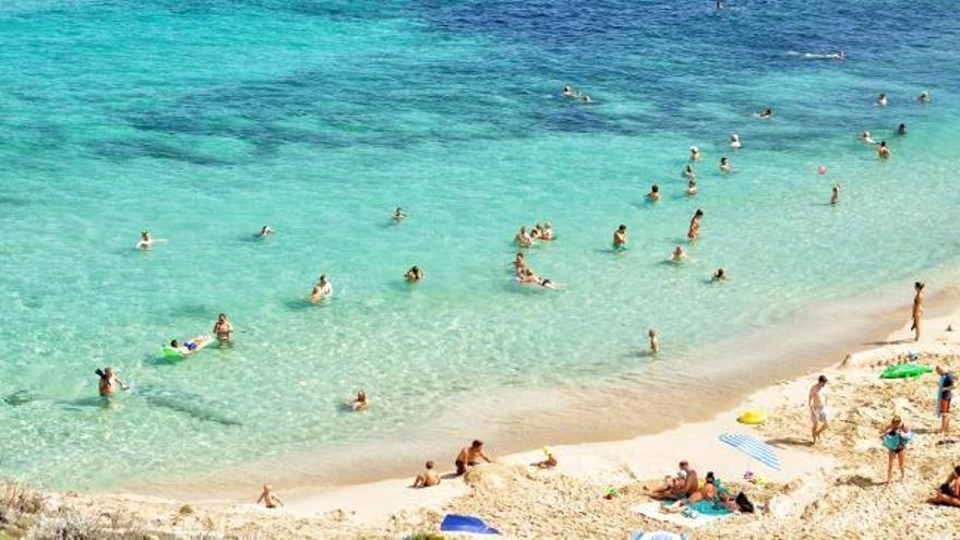 (Vídeo) La mascarilla no será obligatoria en las playas de Baleares