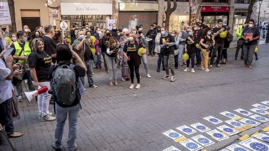 ¿Cómo convertir en fijos a empleados públicos temporales?