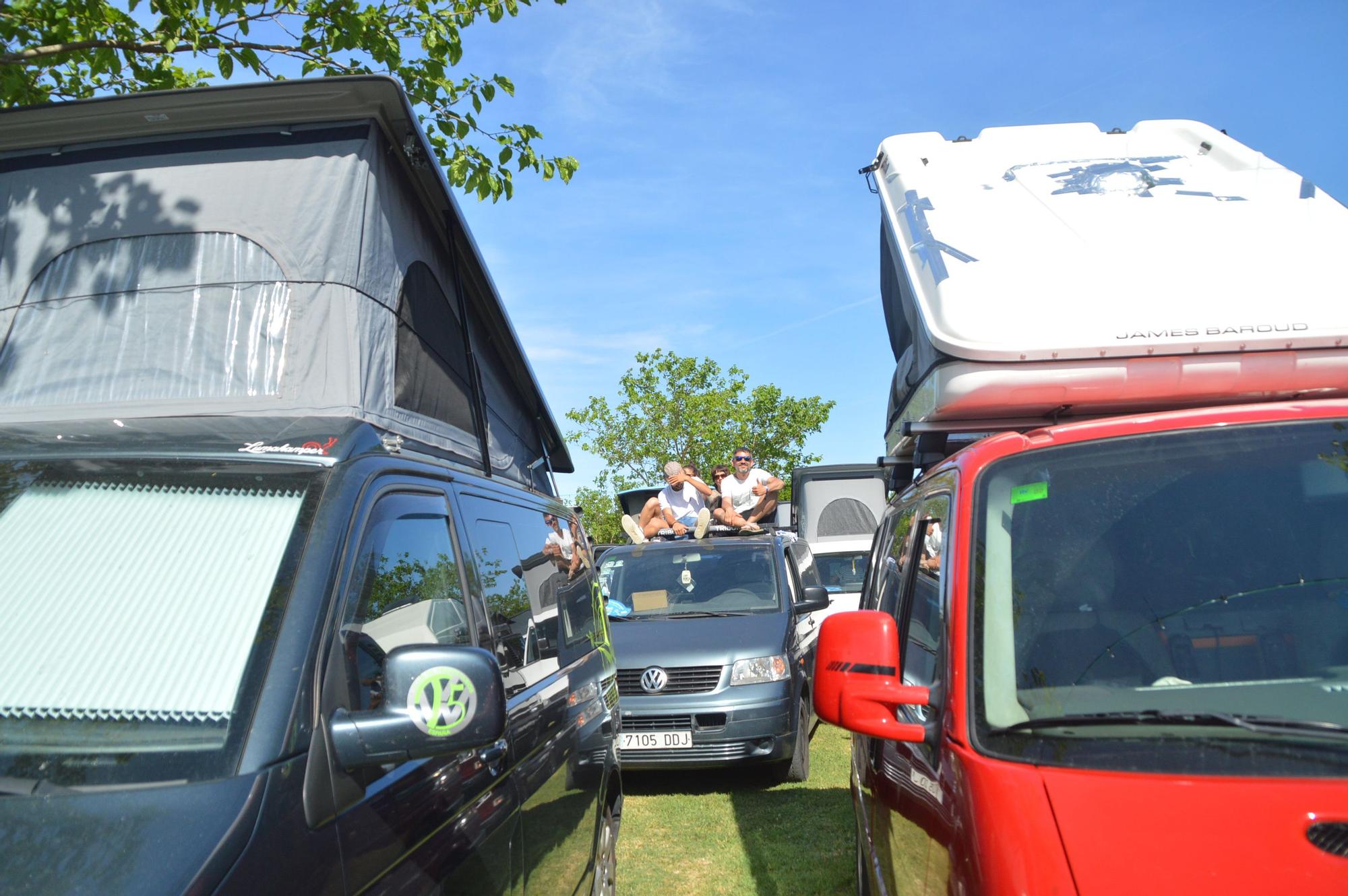 Ambient festiu amb novetat sostenible en la FurgoVolksWagen de La Ballena Alegre