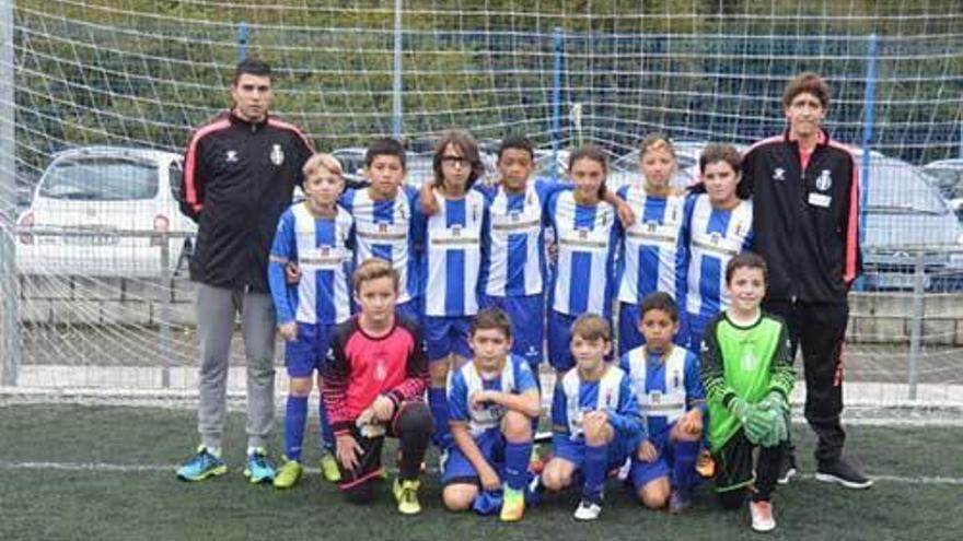 Técnicos y jugadores del alevín A del Real Avilés.