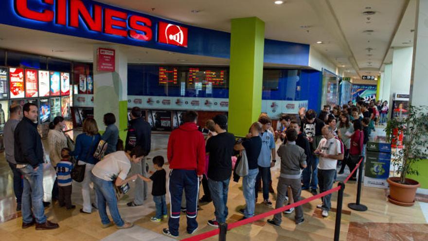 Oviedo es la ciudad más cara para ir al cine, según Facua