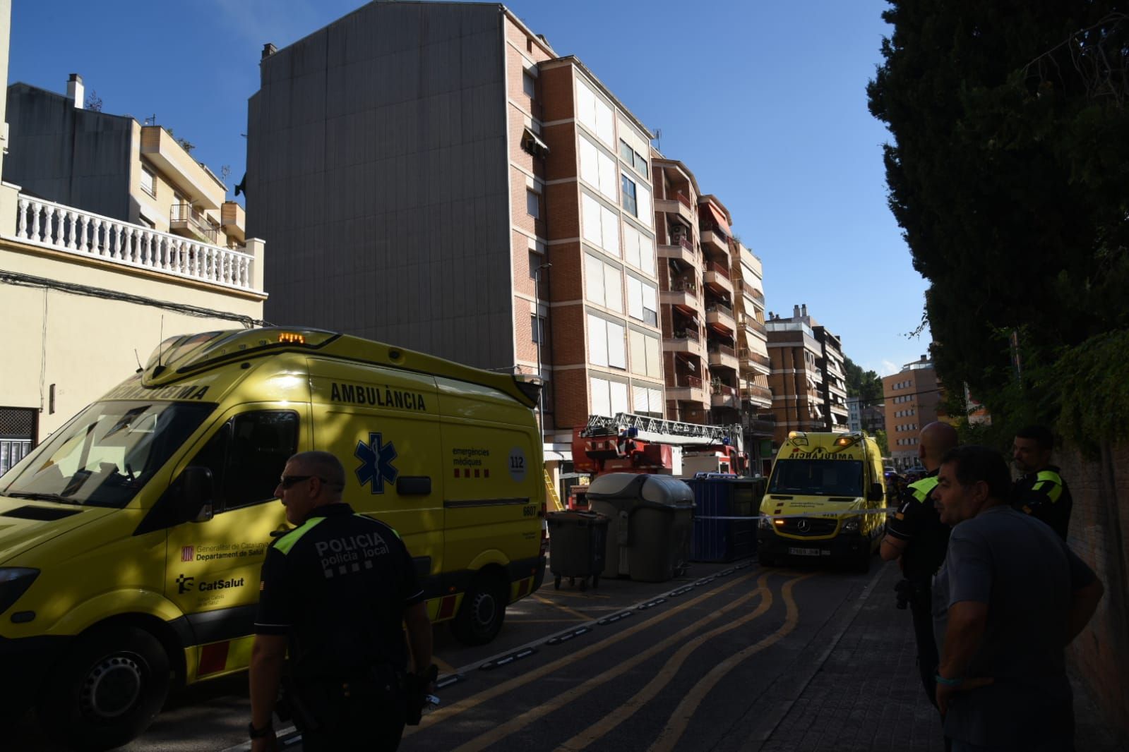 Incendi en un bloc al carrer Súria de Manresa