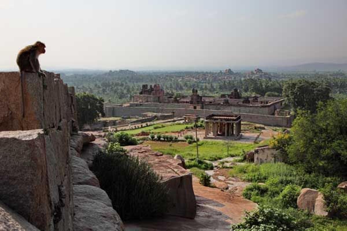 Hampi, declarada Patrimonio de la Humanidad por la Unesco en el año 1986, alberga el importante yacimiento arqueológico de Vijayanagar.