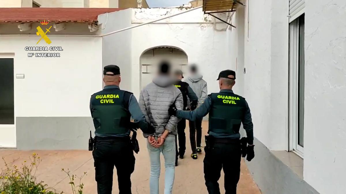 Traslado de los detenidos en San Vicente.