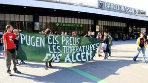 Contracimera climàtica a Barcelona: «La COP27 no té cap sentit, és paper mullat»