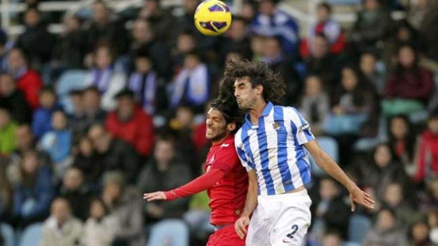 Un momento del partido entre la Real y el Getafe.