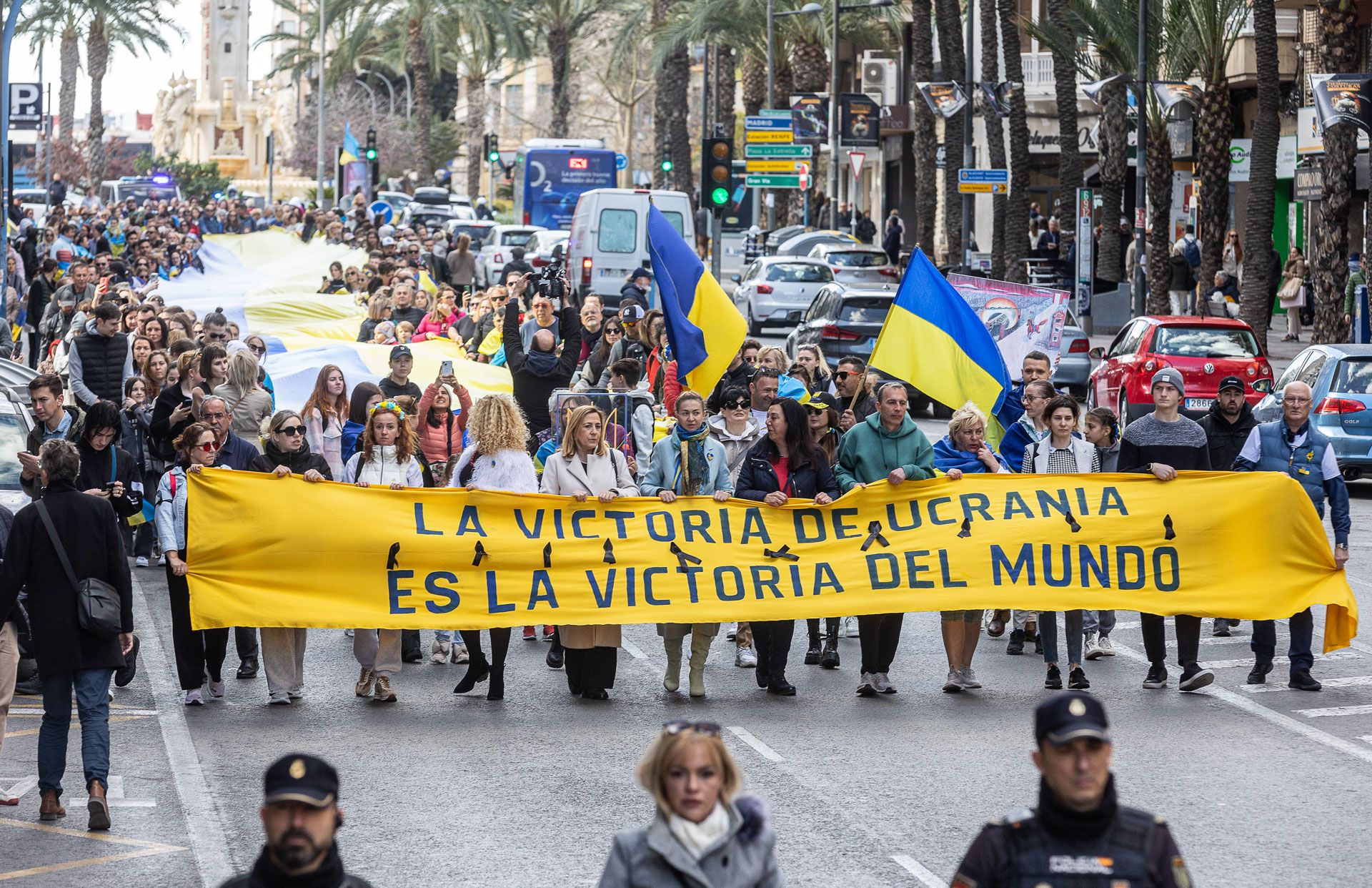 Ucranianos salen a la calle en Alicante cuando se cumplen dos años de guerra