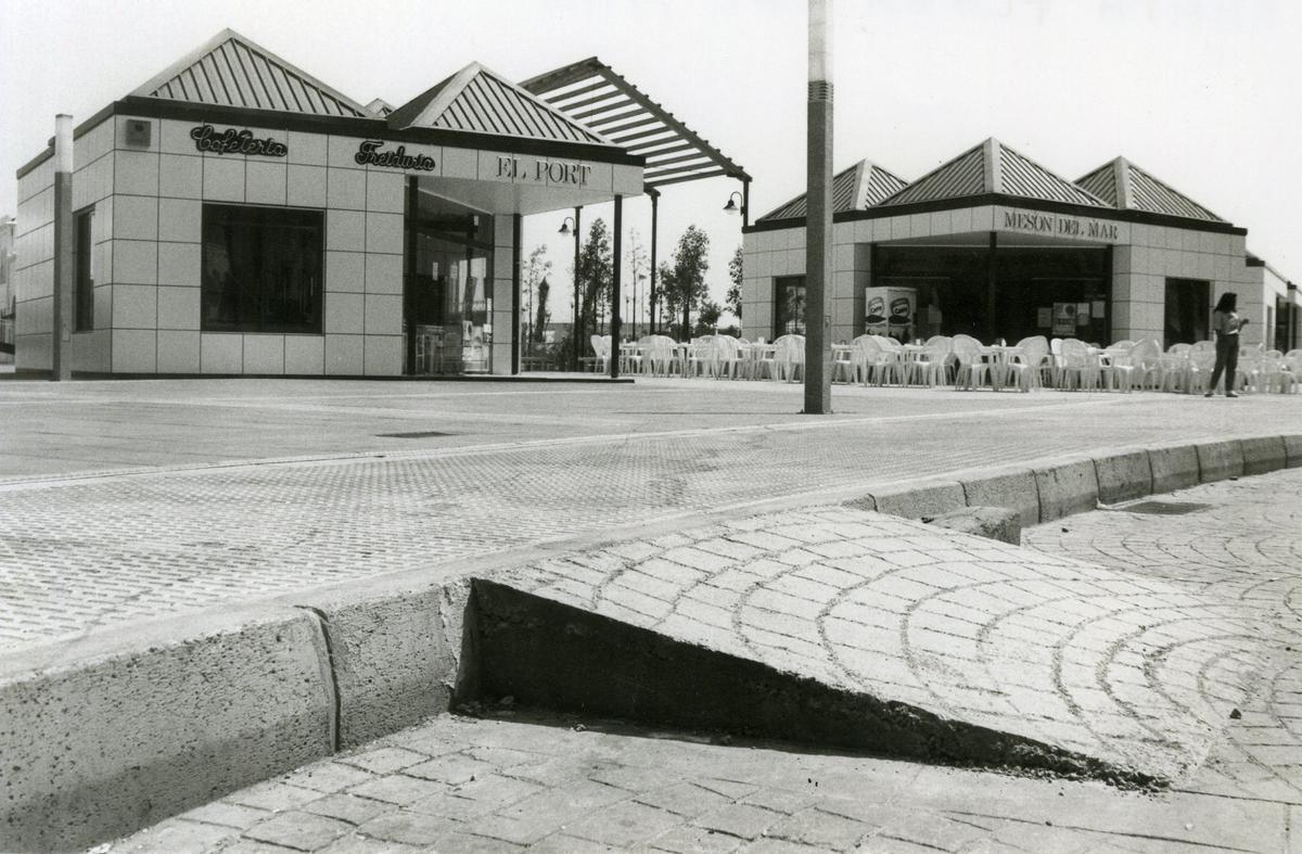 La Plaza del Mar cumple 30 años: así fue una obra que cambió el Grau de Castelló