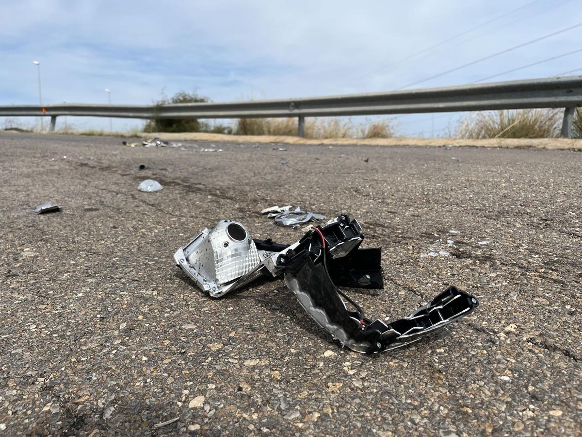 Restos del vehículo robado en la Fira de Nules y accidentado después.