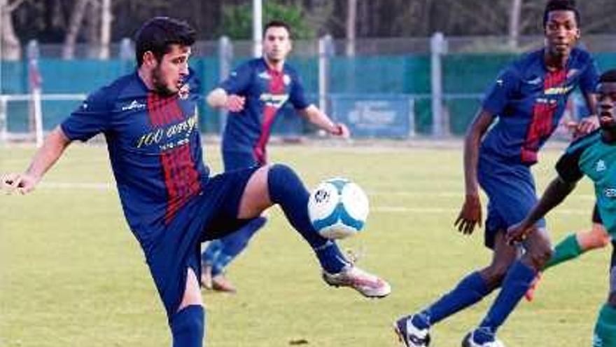 L&#039;Escala va empatar a casa amb el Lloret i segueix en zona de descens a Segona Catalana.