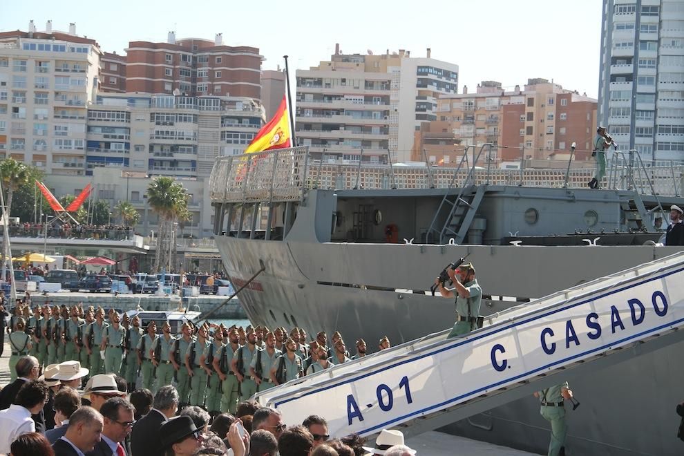 Jueves Santo de 2016 | Desembarco de la Legión y traslado de Mena