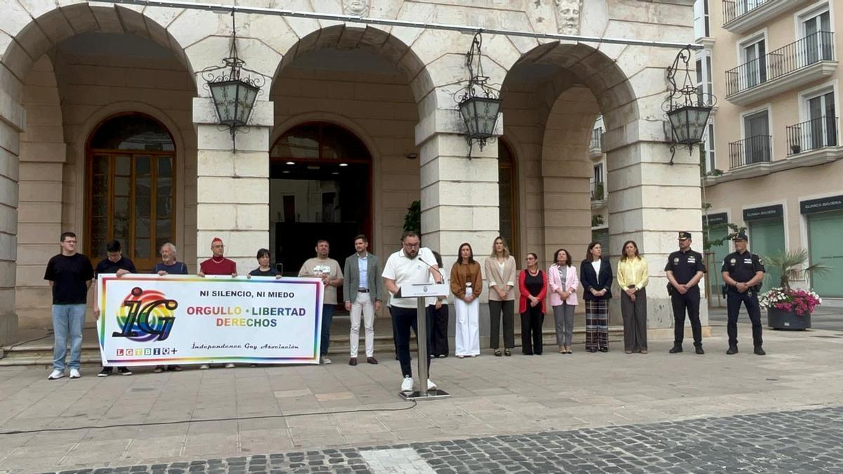 Gandia alza la voz contra la LGTBIfóbia