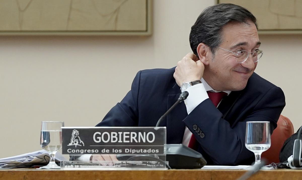 José Manuel Albares, ministro de Exteriores, durante la comisión de Exteriores en la que ha comparecido.