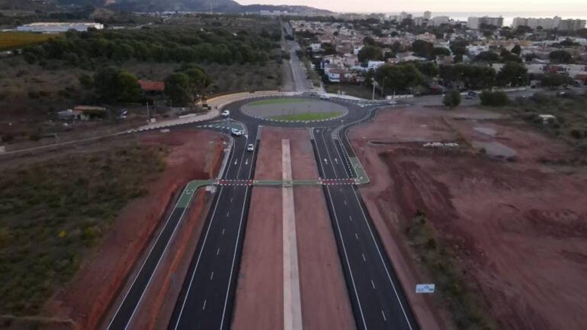 La carretera, que ya se extendió desde Mohíno, conectará Pintor Tasio con Frares.