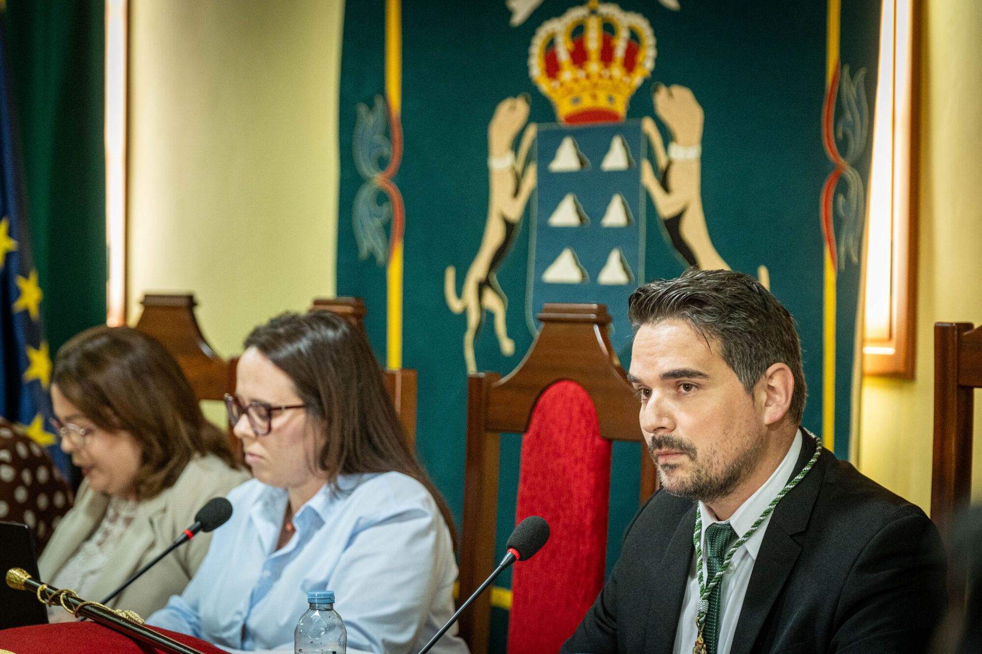 El pleno de La Guancha elige a Alejandro Herrera como nuevo alcalde del municipio.