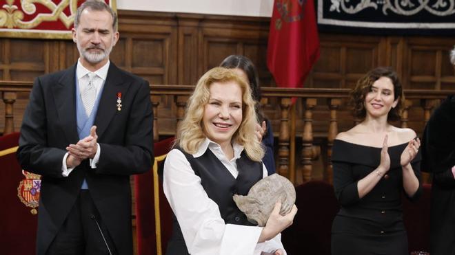 Los Reyes presiden el acto de entrega del Premio Cervantes a Cristina Peri Rossi