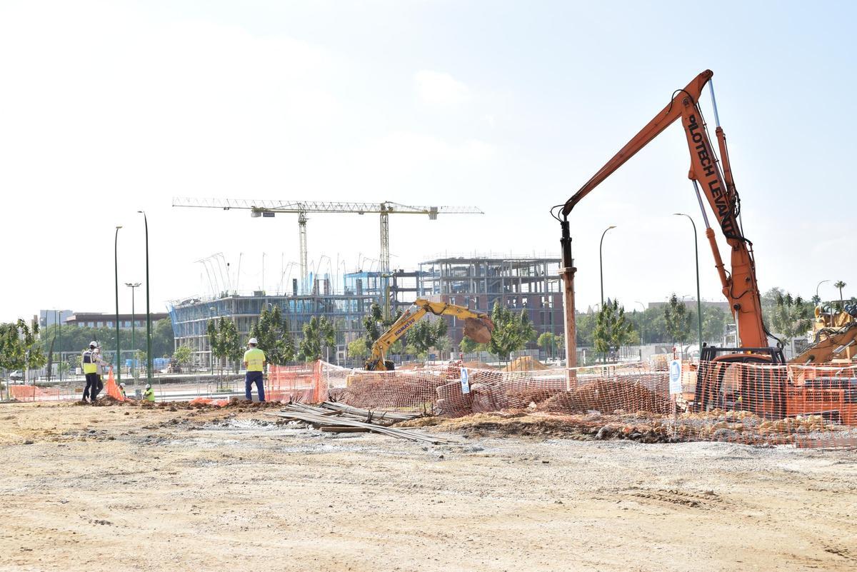 Obras en la antigua algodonera del Parque Alcosa
