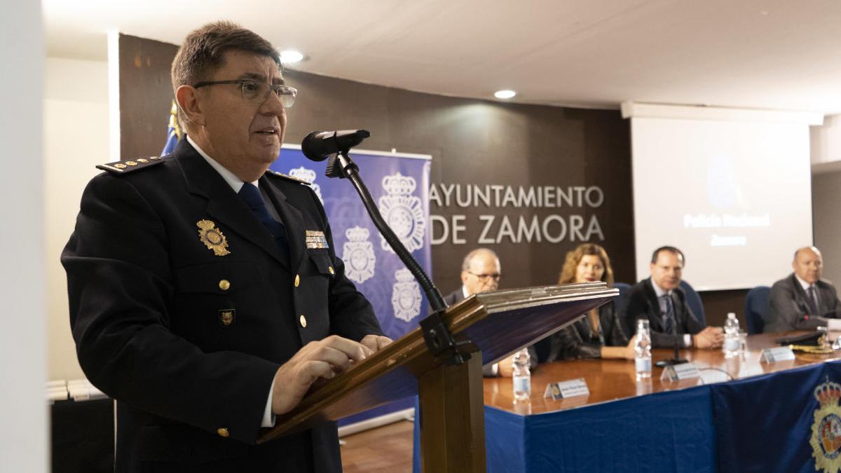 El comisario de Zamora, Ubaldo de la Torre, se jubila después de tres años al frente de la Policía