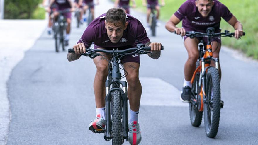 A toda velocidad en bicicleta.