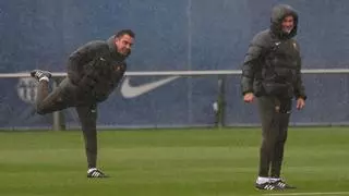Con "ganas, energía e ilusión" reanuda Xavi su estancia en el banquillo del Barça