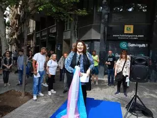 El movimiento LGTBI de Barcelona homenajea a la fallecida activista trans Sílvia Reyes