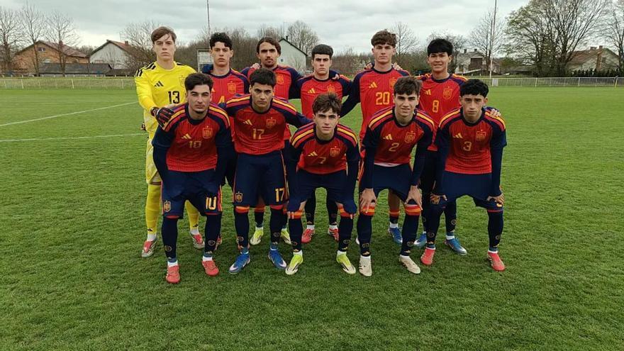 Triplete de titularidades para Nacho Pérez y gol de Carlos Maciá ante Bulgaria