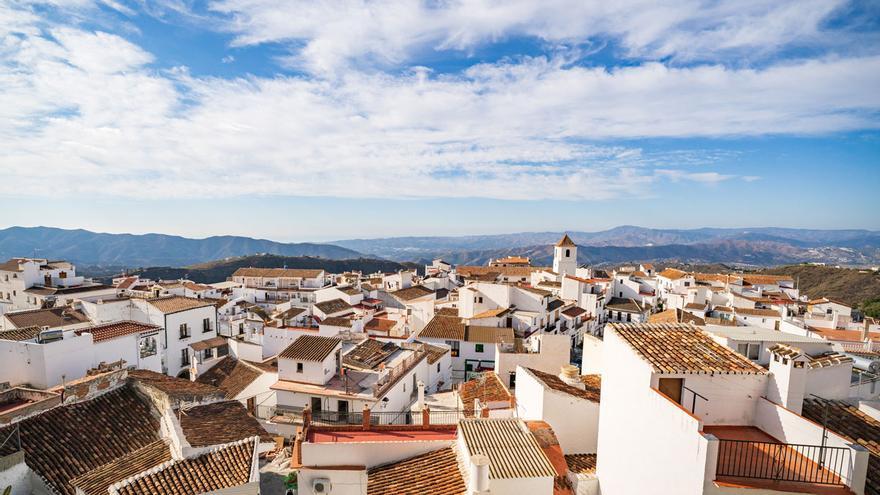 Canillas de Aceituno: Gastronomía, el Puente del Saltillo y muchas tradiciones populares