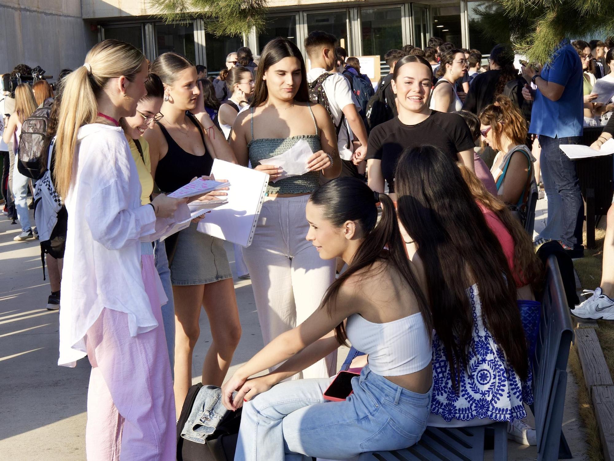 Así ha transcurrido la primera mañana de la EBAU en el campus de Espinardo de Murcia