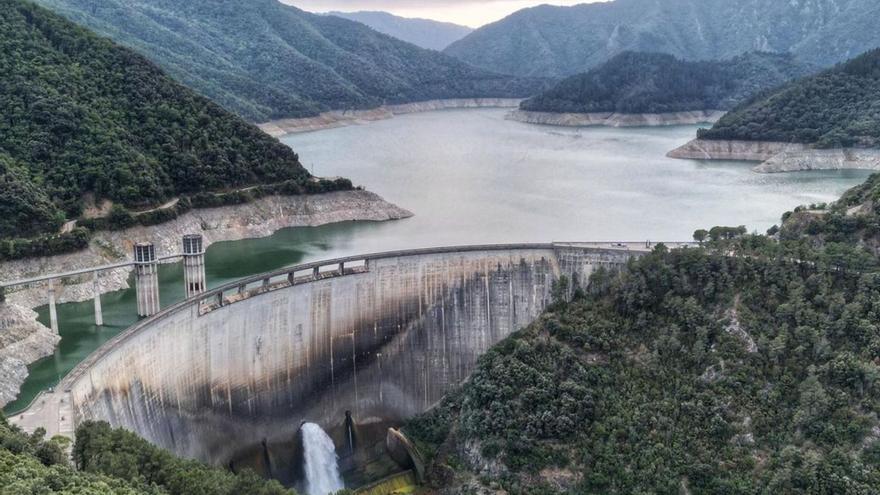 Documenten l’evolució dels pantans a vista de dron per conscienciar de la sequera