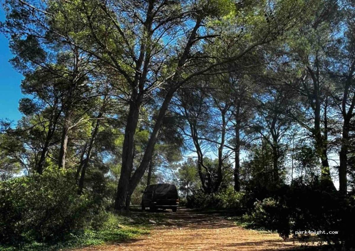 Furgometa estacionada en Sa Talaiassa