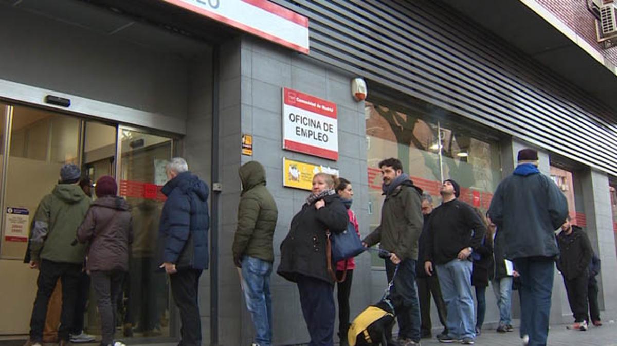 El nombre de parats va baixar al març en 48.559 desocupats respecte al mes anterior.