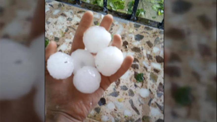 El granizo causa destrozos en Caravaca de la Cruz