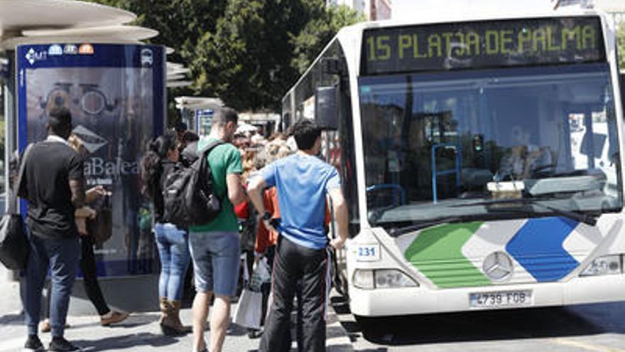 A la cola del bus