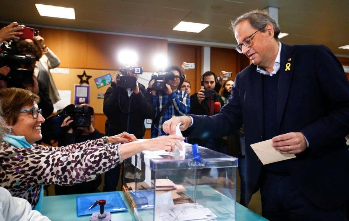 El ’president’ de la Generalitat, Quim Torra, en el momento de votar en Barcelona el pasado 28 de abril.