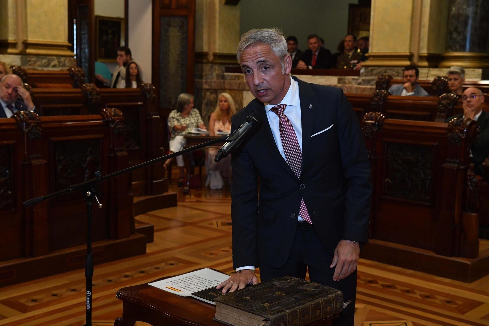 Investidura Inés Rey: La alcaldesa de A Coruña jura su cargo por ...