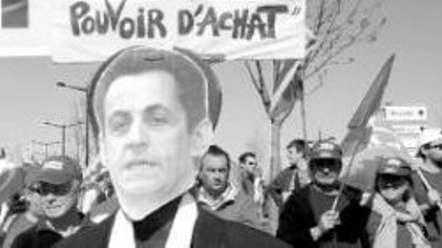 Sarkozy encaja la mayor protesta en la calle desde su llegada al Elíseo