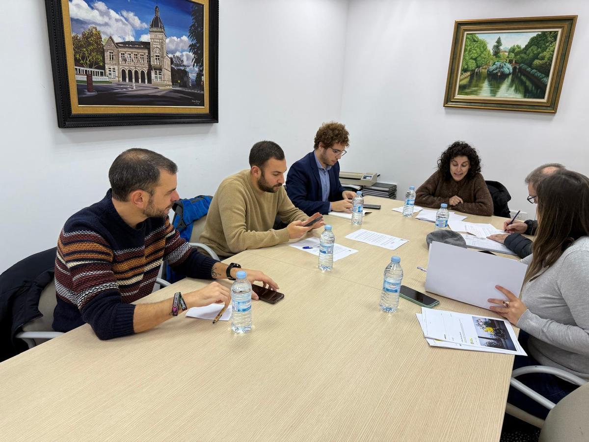 Reunión del jurado del premio de periodismo Reimóndez Portela en A Estrada