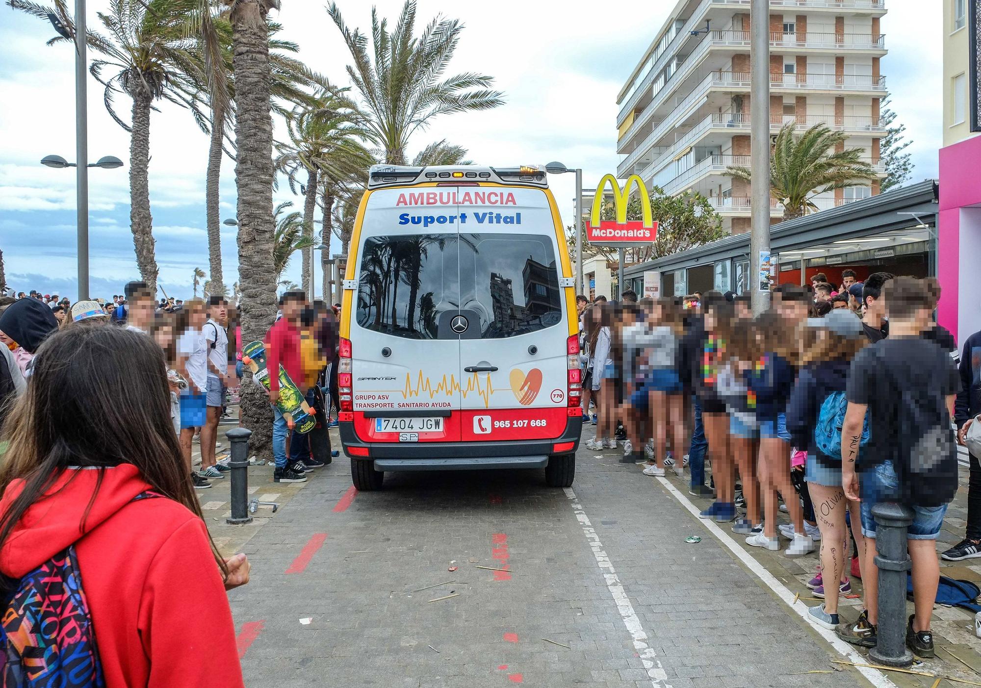 Así eran los Botellones el día de Santa Faz en la Playa de San Juan antes de las restricciones de seguridad